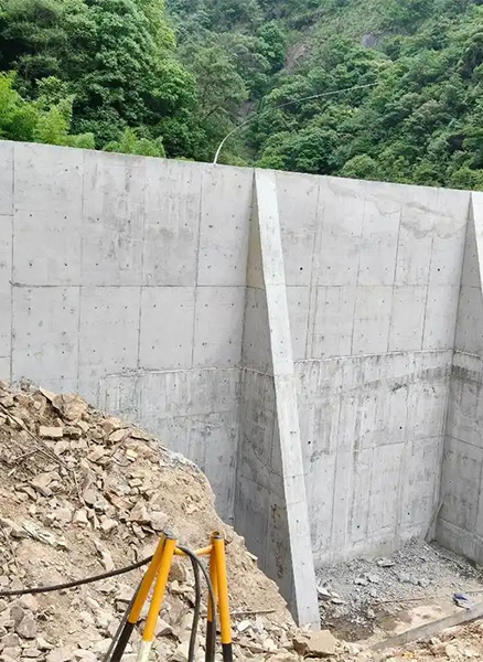 焦作沁阳重力式挡土墙
